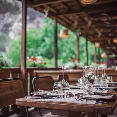 Chalet-hotel Svizzero 호텔 쿠르마예