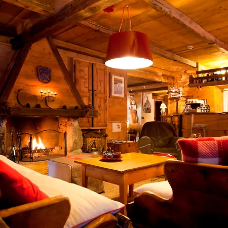 Chalet-hotel Svizzero 4* 쿠르마예