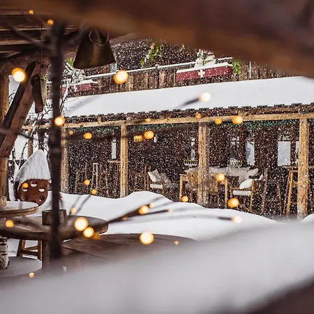 Chalet-hotel Svizzero 4* 쿠르마예