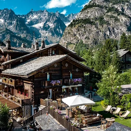 Chalet-hotel Svizzero 호텔 쿠르마예