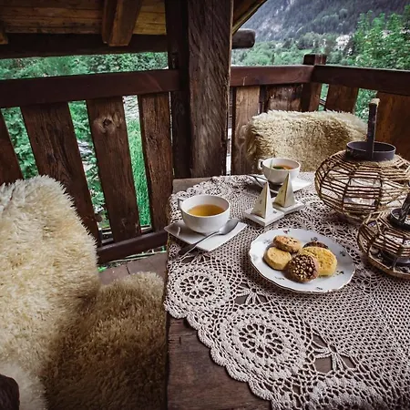 호텔 Chalet-hotel Svizzero 4*